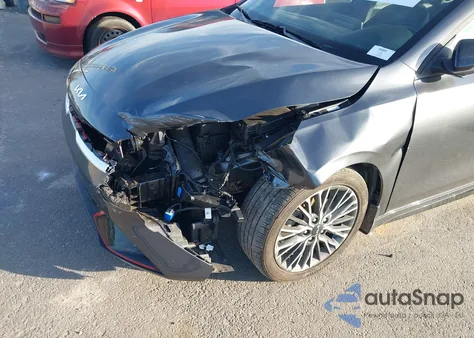 2024 Kia Forte Gt-Line z USA, uszkodzony, nr VIN 3KPF54AD6RE830071